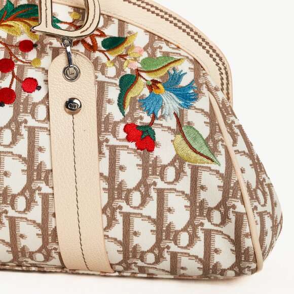 Christian Dior Vintage Flowers Beige Monogram Canvas Embroidered Frame Bag - Picture 9 of 14
